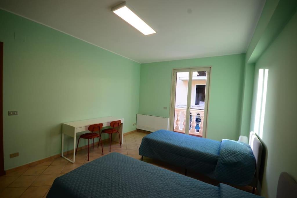 Casa Vacanza Donna Laura Барчеллона-Поццо-ди-Готто Экстерьер фото